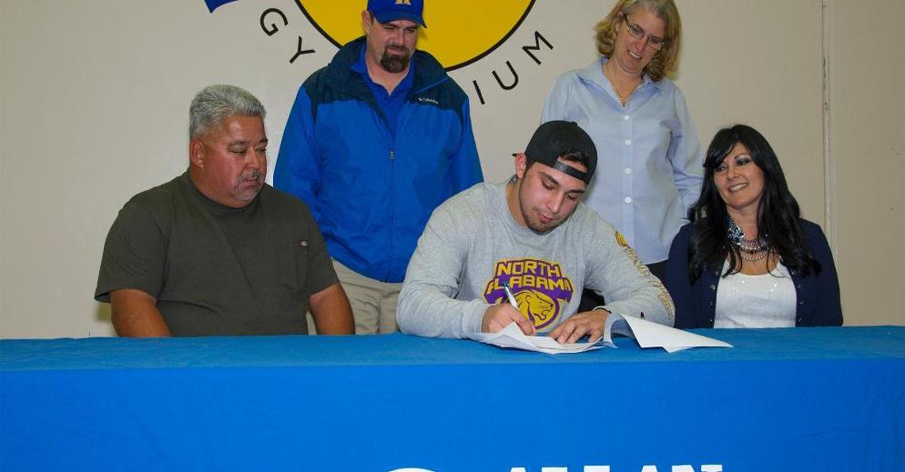 Hancock Football's Mediano Signs with University of North Alabama