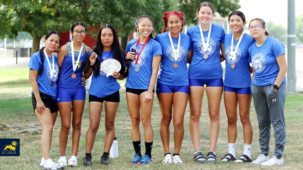 Women's Cross Country Takes First Place at Bakersfield Invitational